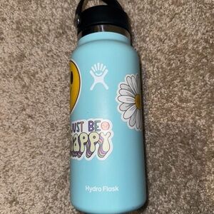 Hydro Flask Light Blue Bottle with Smiley and Daisy
